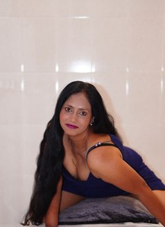 Squirting Queen Monica - escort in Candolim, Goa Photo 2 of 11