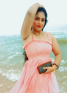 Squirting Queen Monica - puta in Candolim, Goa Photo 12 of 12