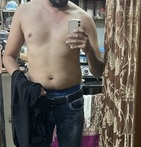 Sra - Acompañantes masculino in Mumbai