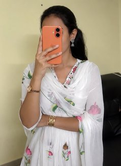 Sravya - escort in Hyderabad Photo 1 of 4