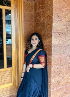 Srey - escort in Kochi Photo 1 of 3