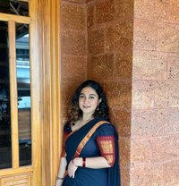 Srey - escort in Kochi Photo 1 of 3