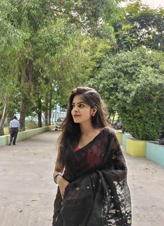 Sreyashree in Bangalore Electricity Outc - escort in Bangalore Photo 4 of 4