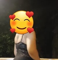Sri - escort in Colombo