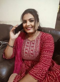 Sridevi - escort in Bangalore Photo 2 of 4