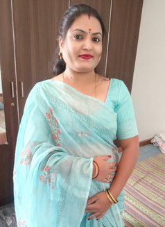 Sridevi - escort in Bangalore Photo 3 of 4