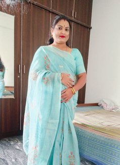 Sridevi - escort in Bangalore Photo 4 of 4