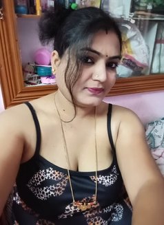 Sridevi - escort in Bangalore Photo 3 of 3
