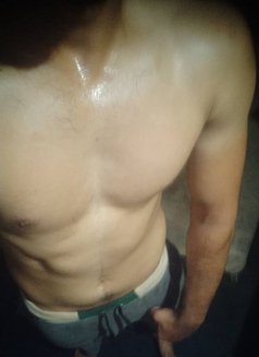 Srinath meet and video call - Acompañantes masculino in Bangalore Photo 5 of 6