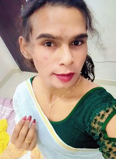 Srinidhi - Transsexual escort in Hyderabad Photo 1 of 4