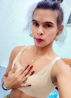 Srinidhi - Transsexual escort in Hyderabad Photo 2 of 4