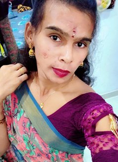 Srinidhi - Transsexual escort in Hyderabad Photo 3 of 4