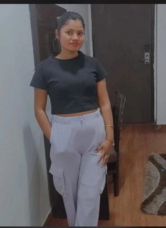 Sriya Joshi Escort Sex service and spa - puta in Mumbai Photo 3 of 3