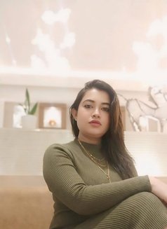Sruthi - escort in Kolkata Photo 5 of 8
