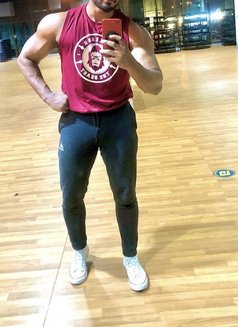 Ssheron - Intérprete masculino de adultos in Dubai Photo 2 of 2