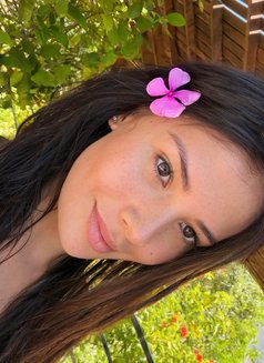 Stacey - escort in Tokyo Photo 1 of 4