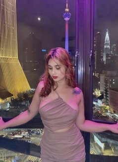 stacey - Transsexual escort in Manila Photo 3 of 13
