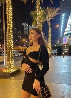 Stacey - escort in Dubai Photo 3 of 8
