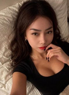 Stacey - puta in Osaka Photo 3 of 7