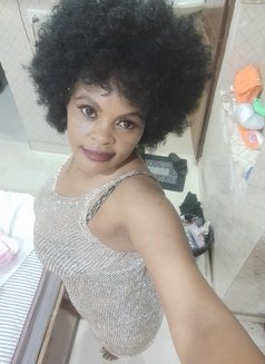 Stacy - escort in New Delhi Photo 4 of 7