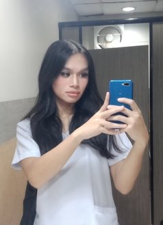 Stacy Fox - Acompañantes transexual in Manila Photo 5 of 7