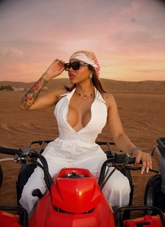Stacy Horny Model - Transsexual escort in Dubai Photo 2 of 8