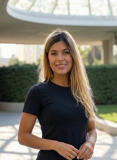 Stacy - escort in Dubai Photo 4 of 7