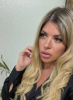 Stacy - puta in Dubai Photo 4 of 4