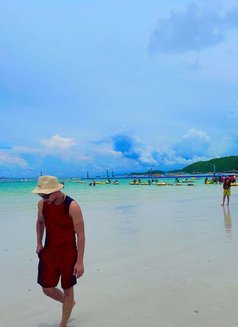 Stan - Male escort in New Delhi Photo 3 of 3