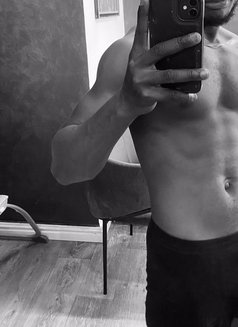 Star boy - Acompañantes masculino in Riyadh Photo 8 of 9