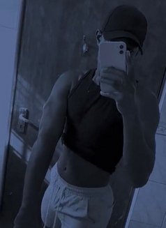 Star boy - Male escort in Riyadh Photo 4 of 7