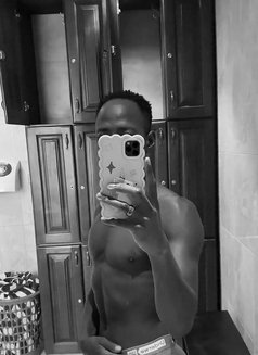 Star boy - Male escort in Riyadh Photo 5 of 7