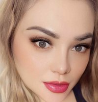 Star - puta in Mumbai Photo 2 of 7