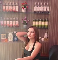 Star - Transsexual escort in Dubai