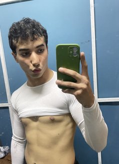 Stardust - Acompañantes masculino in Tunis Photo 5 of 6