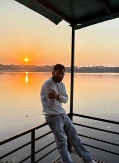 Stark - Male escort in New Delhi Photo 8 of 9