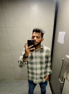 Stark - Acompañantes masculino in Noida Photo 3 of 7