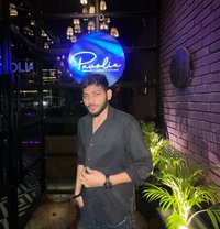 Stark - Acompañantes masculino in Noida