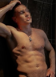 STAS MASSAGE SQUIRT MASTER - Male escort agency in Dubai Photo 1 of 7