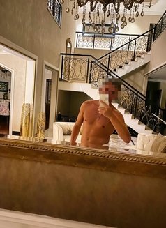 STAS MASSAGE SQUIRT MASTER - Male escort agency in Dubai Photo 6 of 7