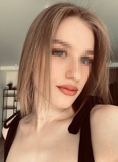 Stasy - escort in Dubai Photo 7 of 13