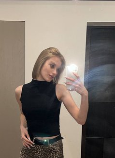 Stasy - escort in Dubai Photo 9 of 13