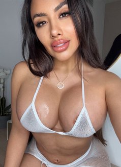 Stef A+ Queen & OF model 🇨🇴 - escort in Dubai Photo 2 of 17