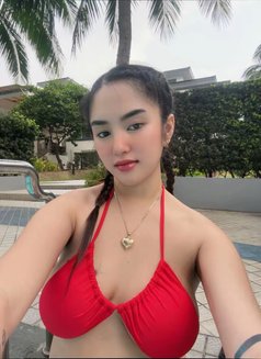 Stef - escort in Manila Photo 2 of 8