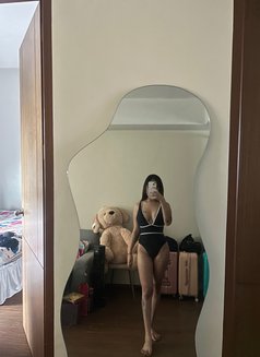 Stef - escort in Manila Photo 8 of 9