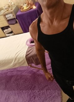 Stefano Le Masseur - masseur in Florence Photo 1 of 3