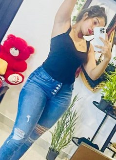 Steffany - escort in Colombo Photo 2 of 3