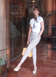 Steffi - escort in Makati City Photo 4 of 4