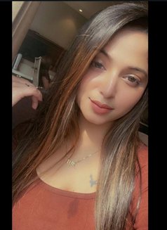 Steffie - escort in Pune Photo 4 of 12