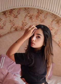 Steffie - escort in Pune Photo 10 of 12